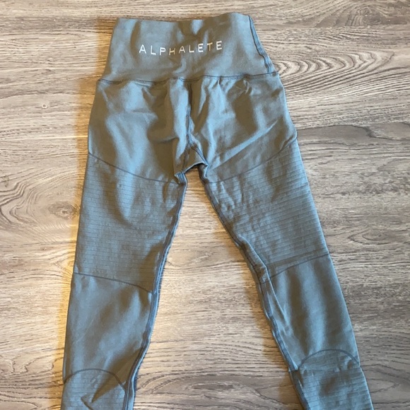 Alphalete Revival Leggings - Picture 2 of 5